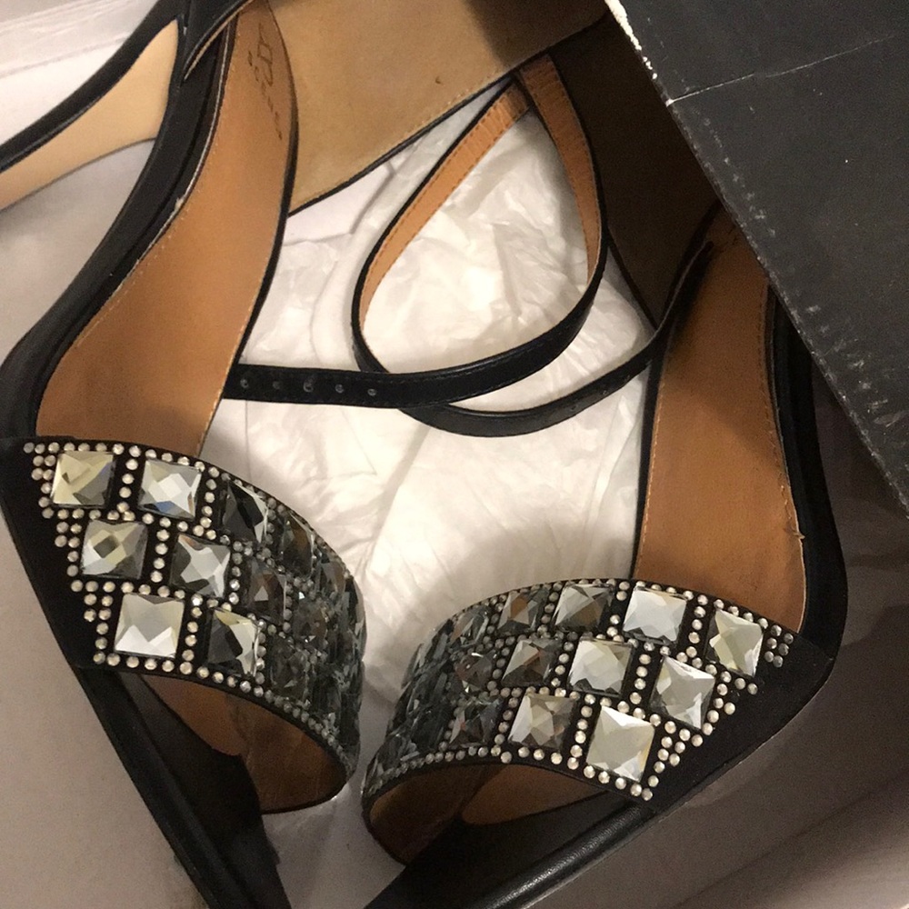 Black heels with gemstones
